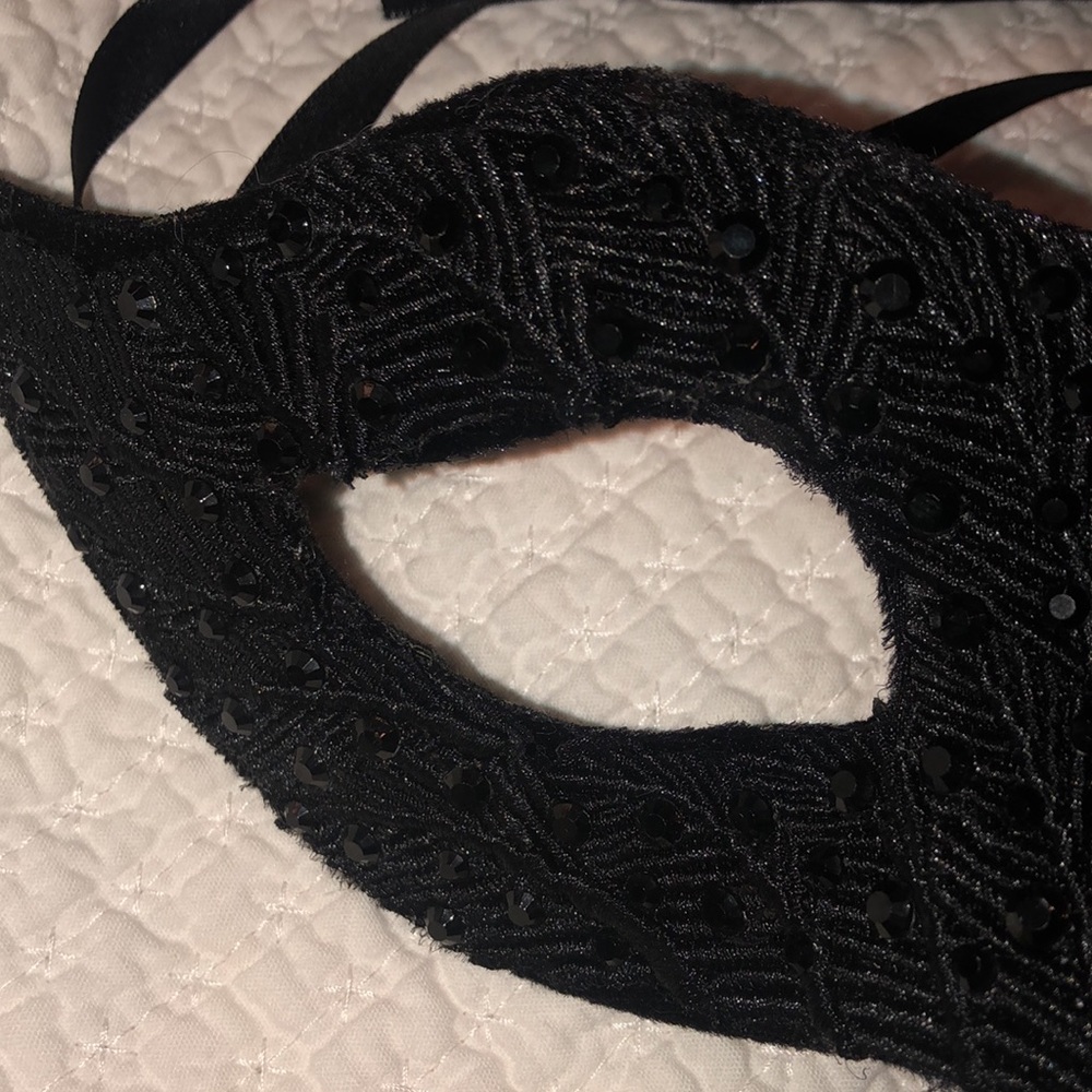 Masquerade Ball Mask - Picture 2 of 3